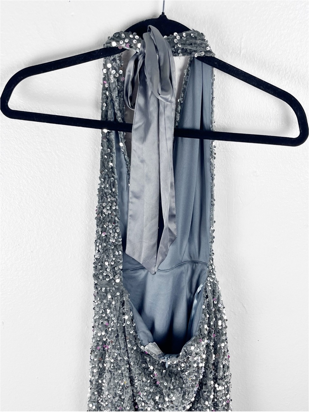 SELFIE LESLIE Gray Sequins Halter Top Low Back Mini Dress Medium Party Date Boho - Picture 8 of 11